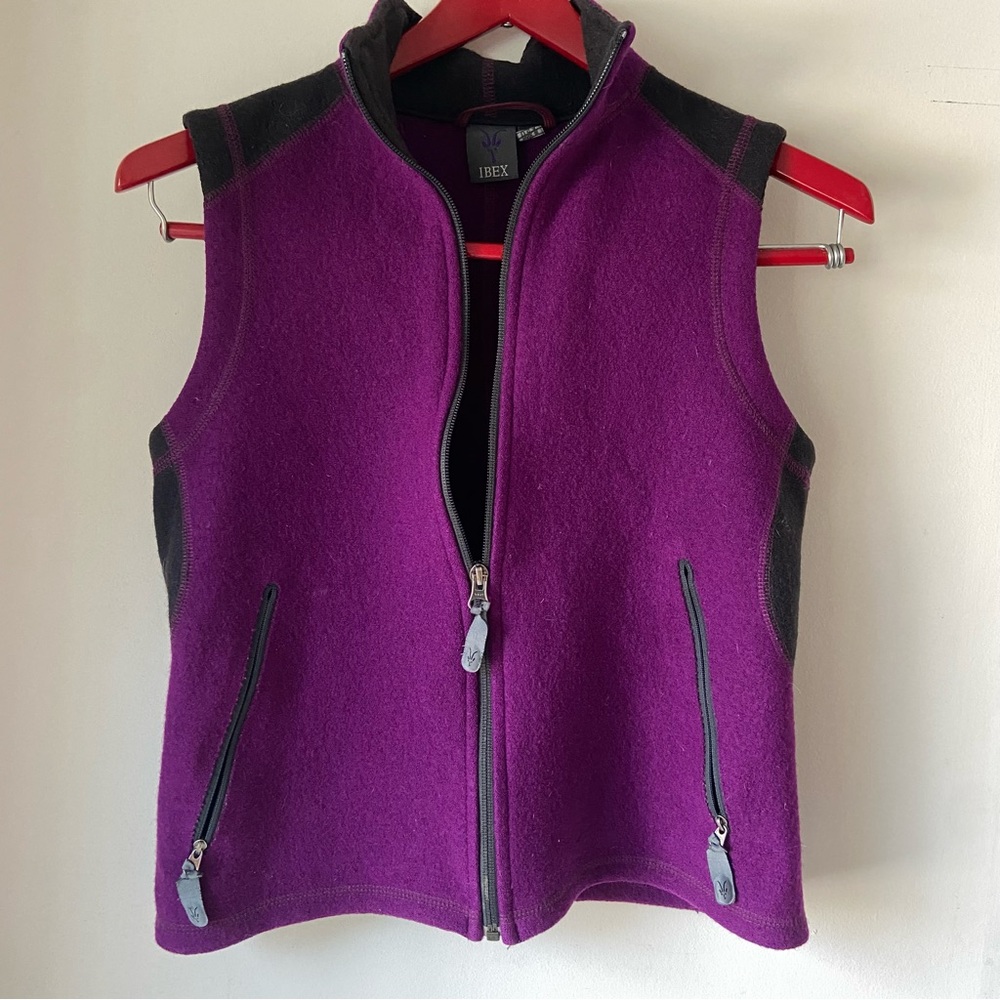 Ibex wool vest  spring layer purple/fuchsia zip up womans S